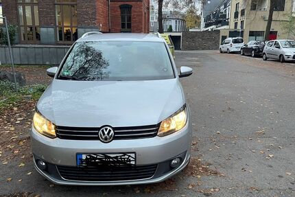VW Touran 147.500 km 11.400 € Andernach 56626