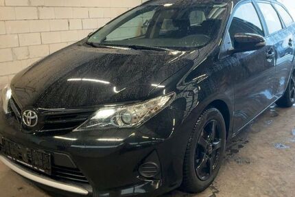 Toyota Auris 97.600 km 9.500 &euro; Sommerach 97334