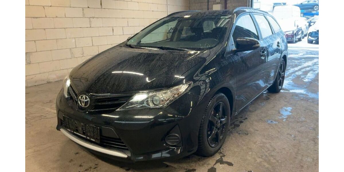 Toyota Auris 97.600 km 9.500 &euro; Sommerach 97334