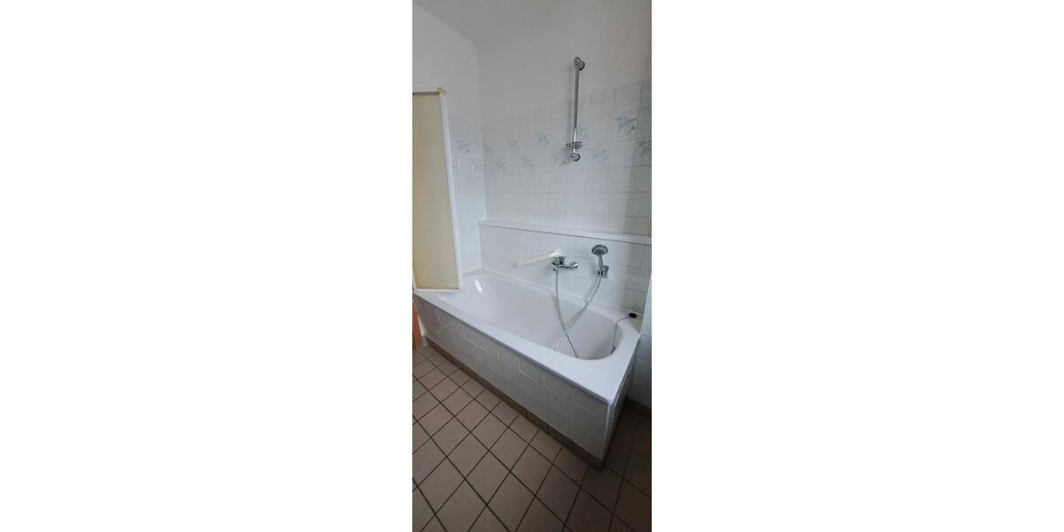 Etagenwohnung Neubrandenburg - 3 Zimmer, 83 m&sup2;, 890&euro; | Angebot:26251259