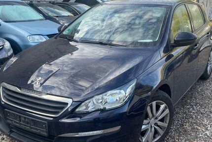 Peugeot 308 109.000 km 2.850 &euro; Berlin 10245