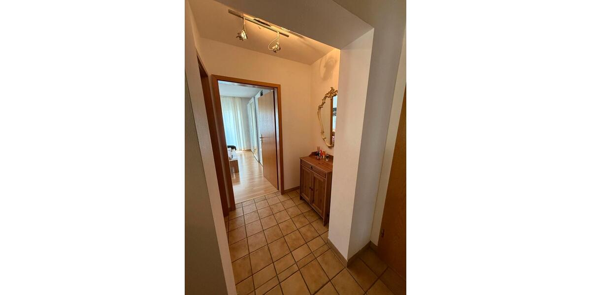 Etagenwohnung Hofheim am Taunus - 3 Zimmer, 97 m&sup2;, 1.300&euro; | Angebot:25607088