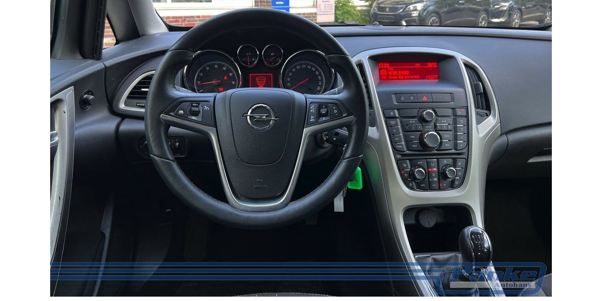 Opel Astra 1.4 150 Jahre *SHZ*PDC*AUX*Teilleder* 112.935 km 5.990 &euro; Berlin 13187