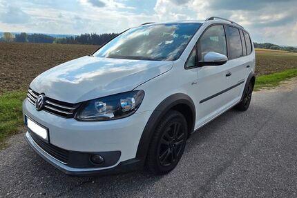 VW Touran 262.624 km 4.999 € Garching an der Alz 84518