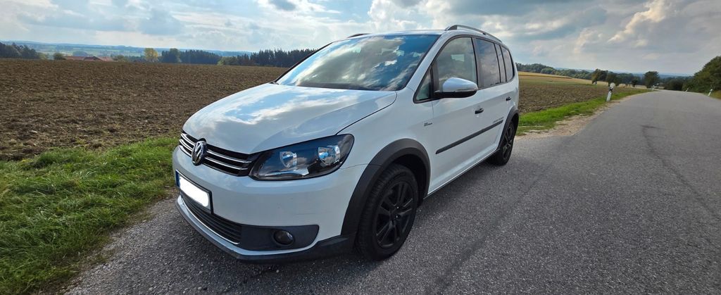 VW Touran 262.624 km 4.999 € Garching an der Alz 84518