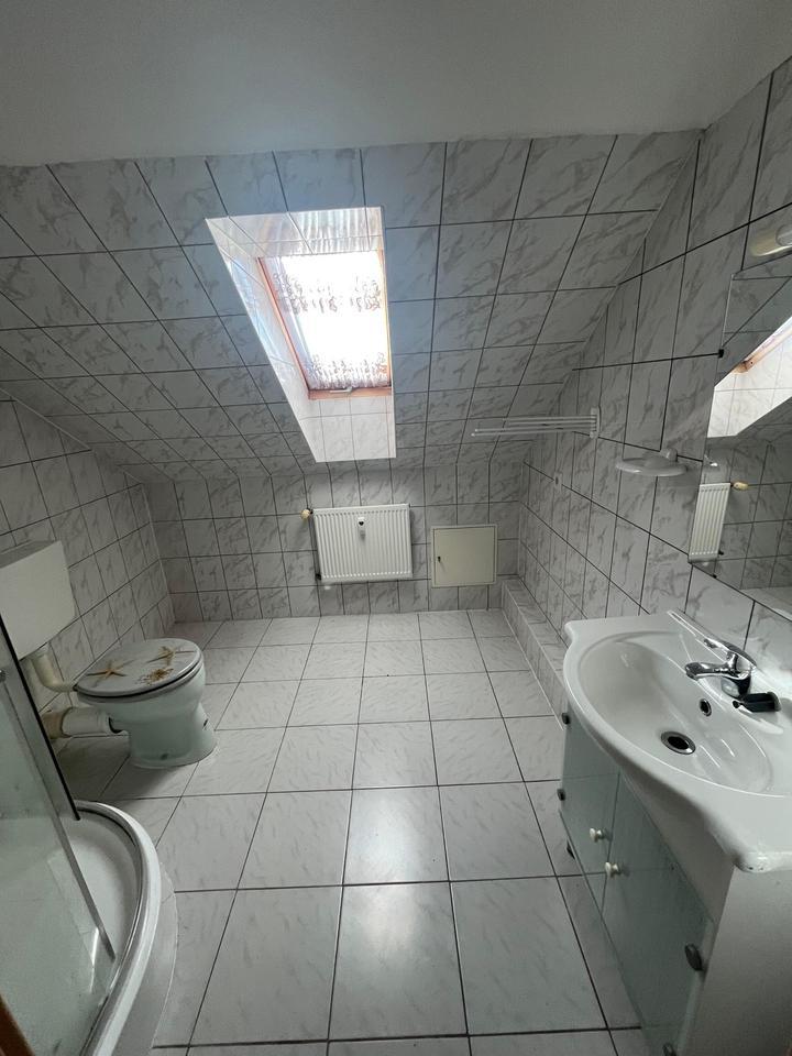 Helle 3-Zimmer-Dachgeschoßwohnung (ca. 80 m²) in Bralitz