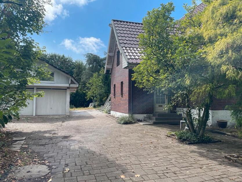 Freistehendes EFH in toller Lage (direkt am Wasser)