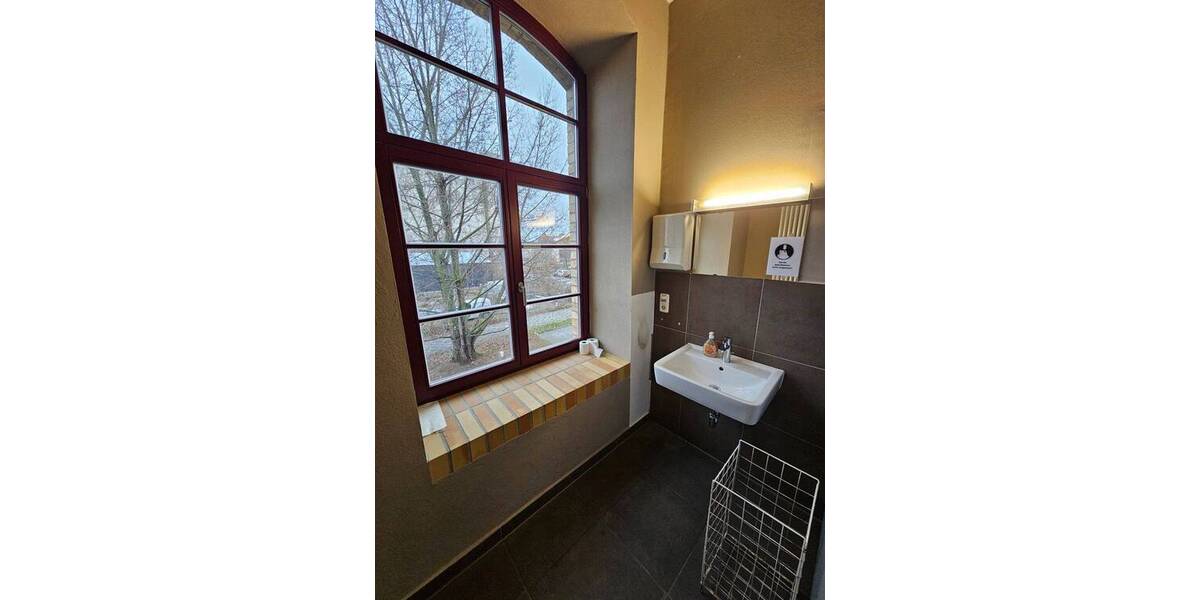 Gewerbeobjekt Halle Lutherplatz - 7 Zimmer, 908 m&sup2;, 9.536&euro; | Angebot:26029558