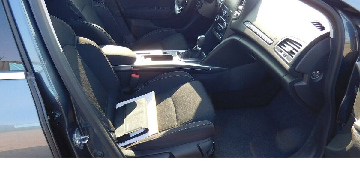 Renault Megane Limited Kombi 1.3 TSI DSG Klima Navi 66.900 km 10.990 &euro; Vordorf 38533