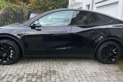 Tesla Model Y 28.000 km 37.250 € Dortmund 44287