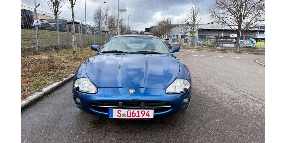 Jaguar XK8 108.000 km 9.499 &euro; Fellbach 70736