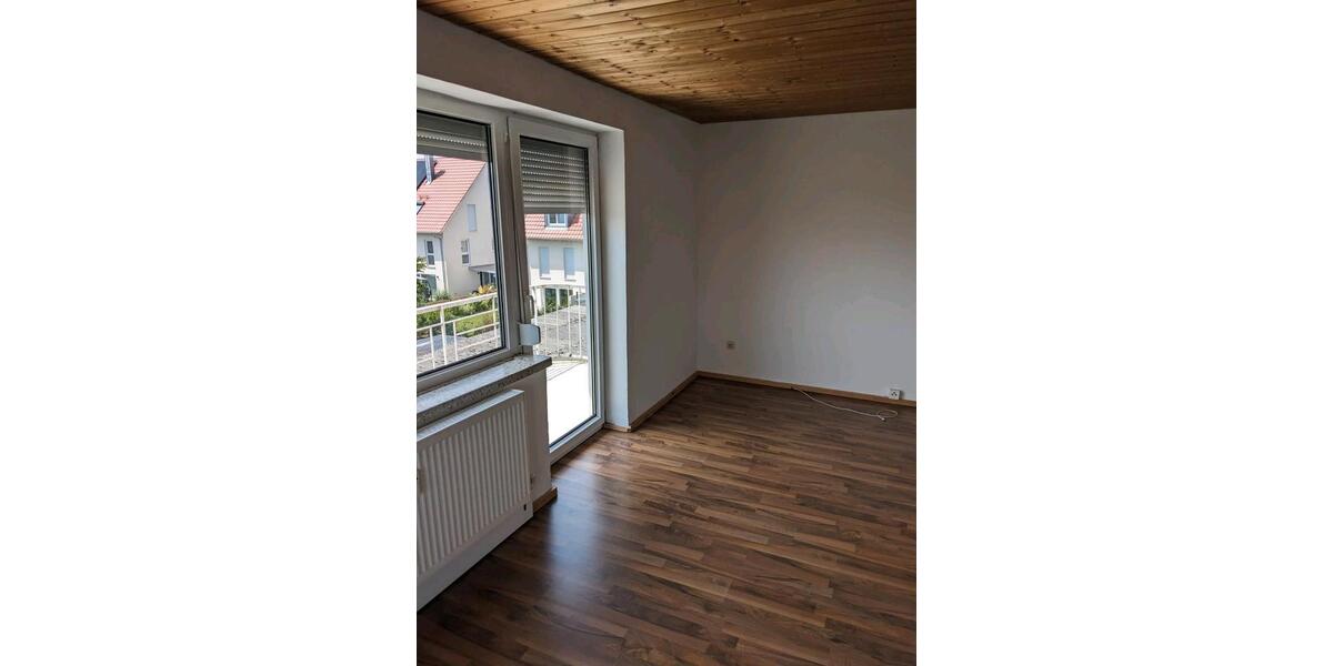 Etagenwohnung Obertraubling - 3 Zimmer, 75 m&sup2;, 850&euro; | Angebot:26671310
