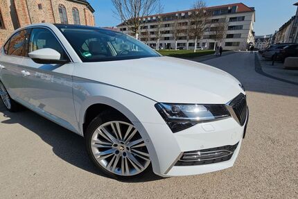 Skoda Superb 28.500 km 30.500 &euro; Hanau 63450
