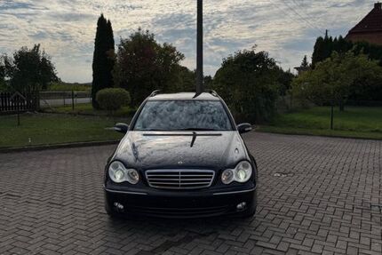 Mercedes-Benz 220 241.000 km 2.500 &euro; Vietgest 18279