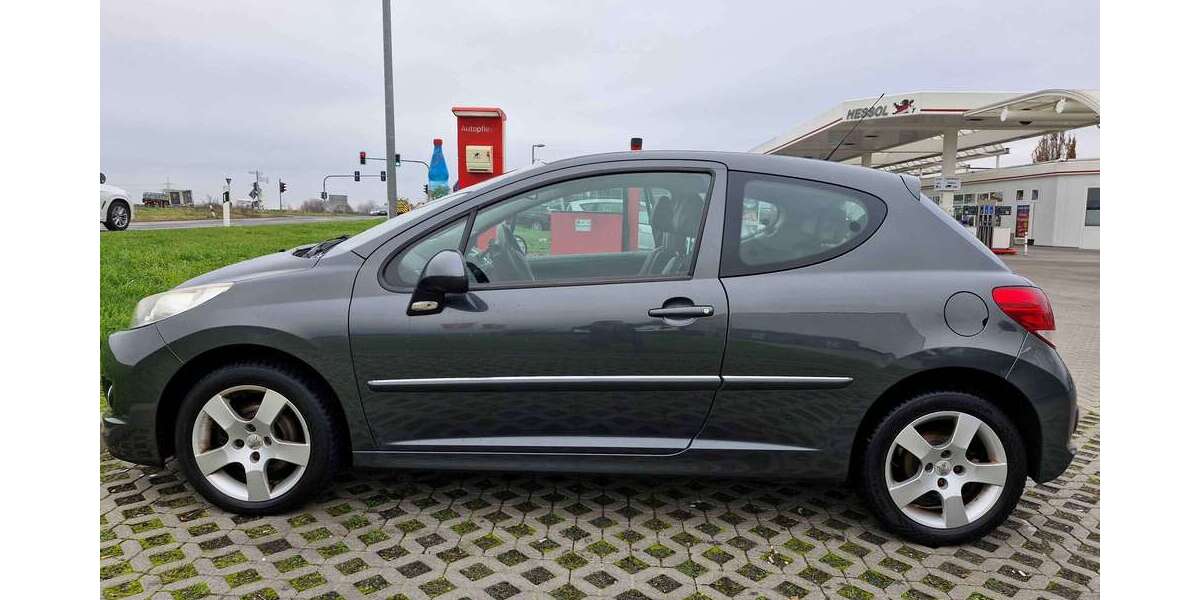 Peugeot 207 112.000 km 2.950 &euro; Bad Vilbel 61118