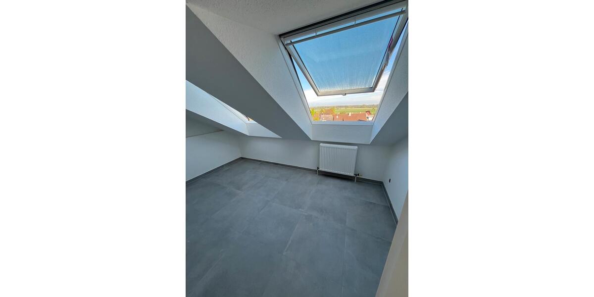 Dachgeschoßwohnung Linkenheim-Hochstetten Hochstetten - 3 Zimmer, 87 m&sup2;, 275.000&euro; | Angebot:23792960