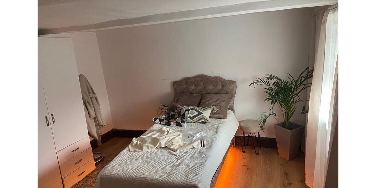 Einfamilienhaus Grebenstein - 7 Zimmer, 140 m&sup2;, 108.000&euro; | Angebot:26982781