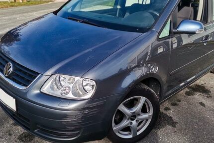VW Touran 195.900 km 2.999 &euro; Fürth 90762