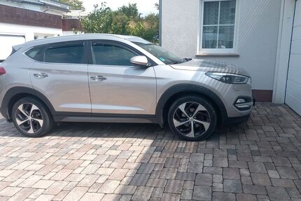 Hyundai TUCSON 141.000 km 16.000 &euro; Trier 54293