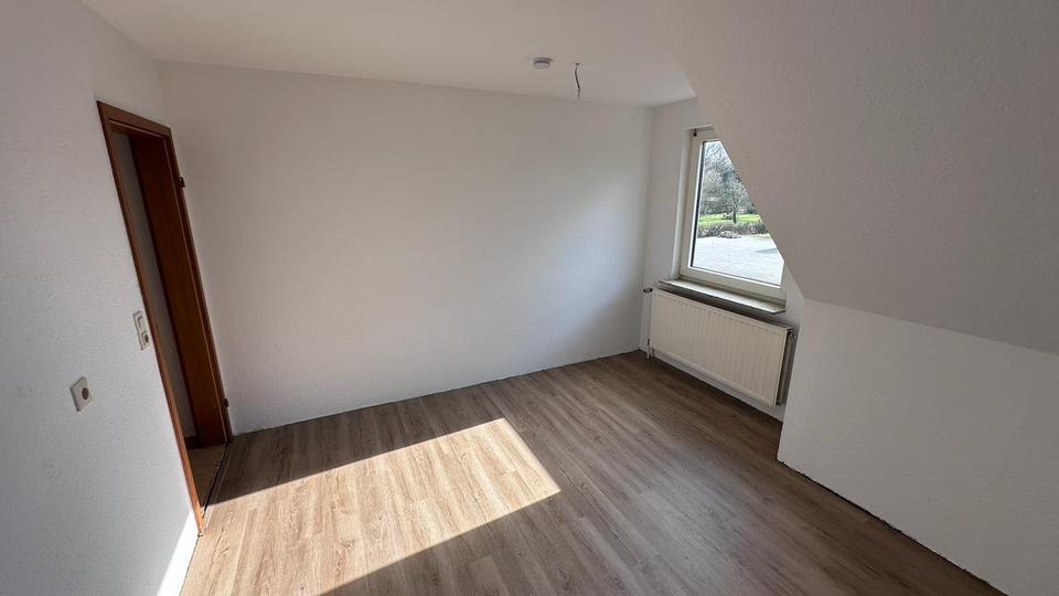 Dachgeschoßwohnung Geestland - 5 Zimmer, 100 m&sup2;, 690&euro; | Angebot:25320512