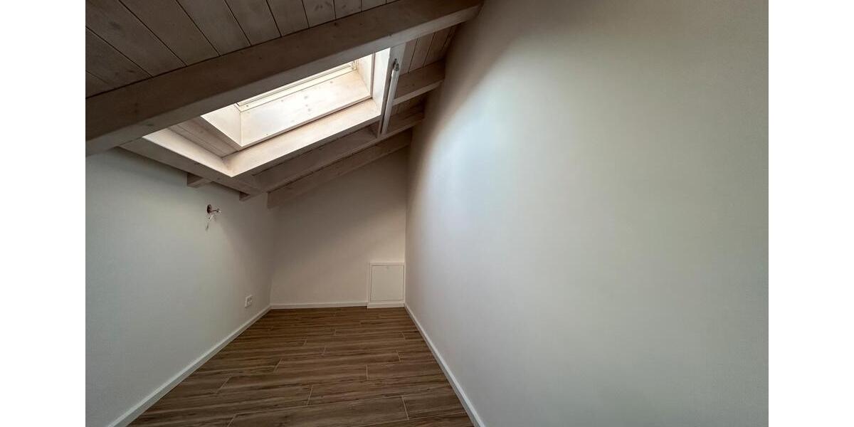 Maisonettenwohnung Hargesheim - 6 Zimmer, 205 m&sup2;, 2.200&euro; | Angebot:25083965