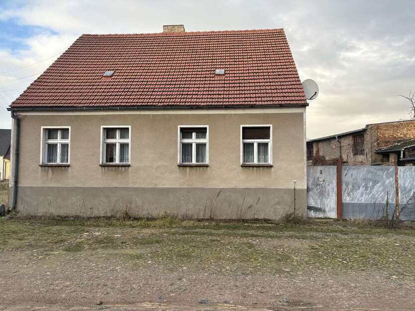 Haus zum Kaufen in Schwedt OT Vierraden 80.000 € 80 m²