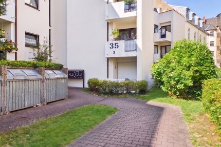 Stilvolle 3-Zimmer-Eigentumswohnung in attraktiver Lage von Wiesbaden mit Loggia und TG-Stellplatz - Wohnung Wiesbaden Biebrich | Angebot:27248934