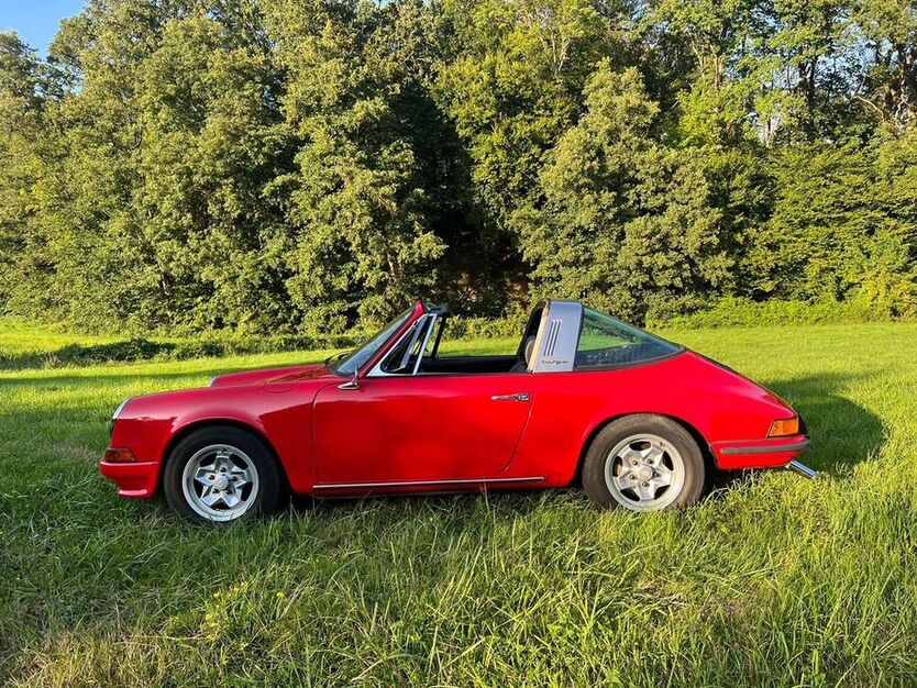912