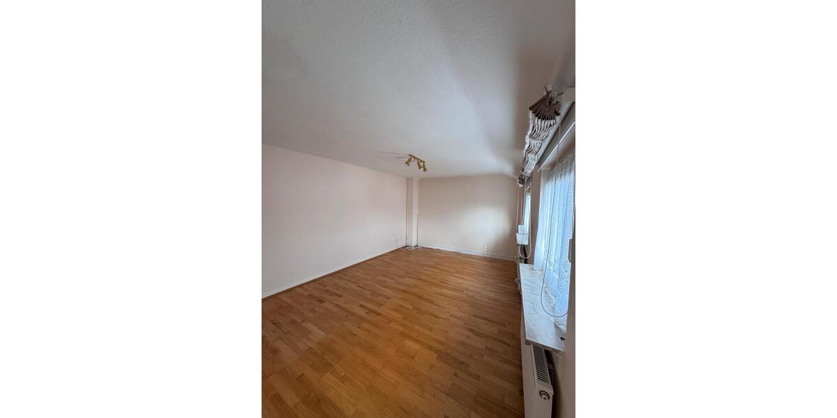Doppelhaushälfte Wiesbaden Schierstein - 2 Zimmer, 85 m&sup2;, 1.500&euro; | Angebot:26035821
