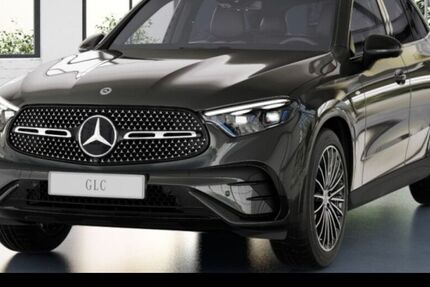 Mercedes-Benz GLC 300 9.900 km 74.490 € Düsseldorf 40470