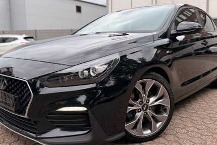 Hyundai i30 125.000 km 14.900 &euro; Düsseldorf 40233