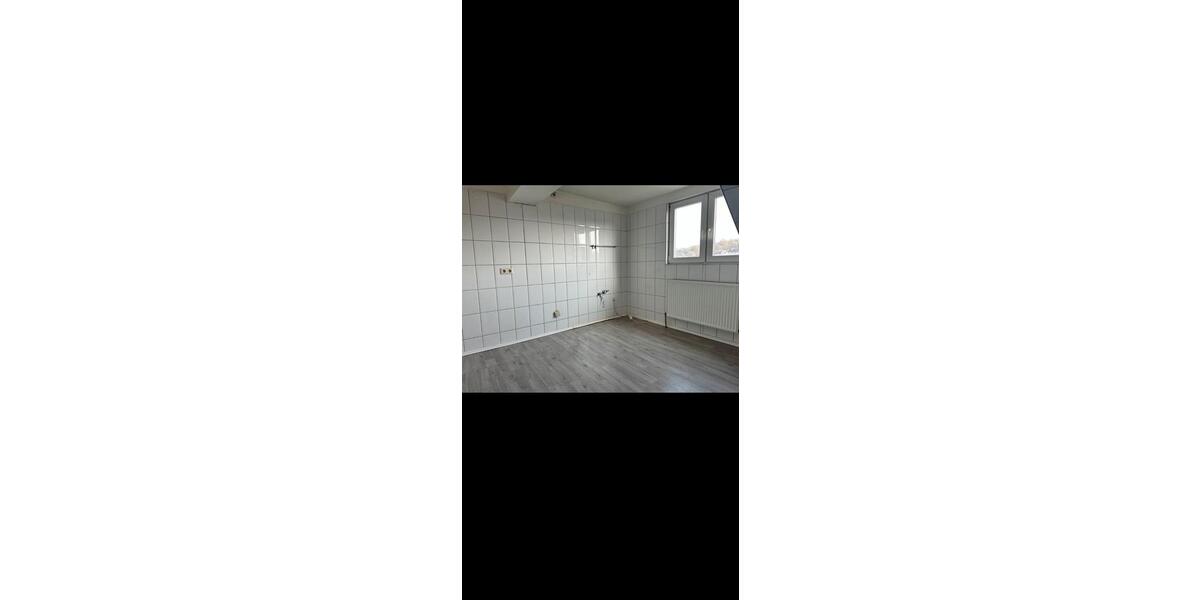 Dachgeschoßwohnung Wuppertal Elberfeld - 4 Zimmer, 75 m&sup2;, 650&euro; | Angebot:26039391