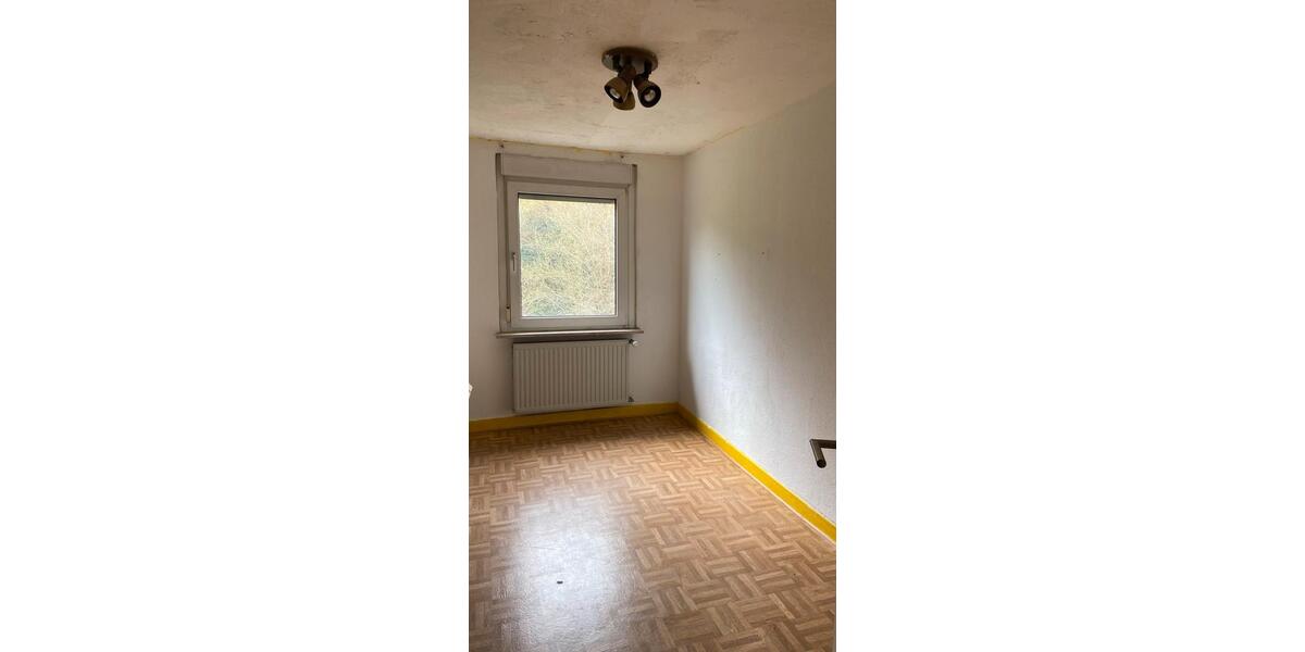 Villa Adenau - 7 Zimmer, 150 m&sup2;, 1.000&euro; | Angebot:26042213