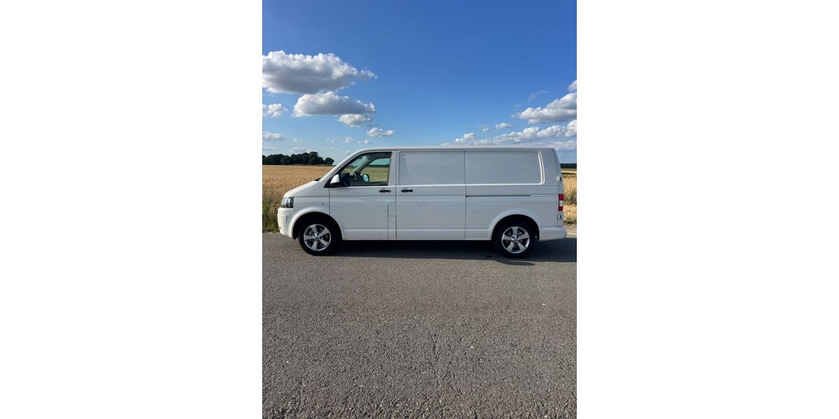 VW T5 Transporter 211.522 km 7.500 &euro; Klötze 38486