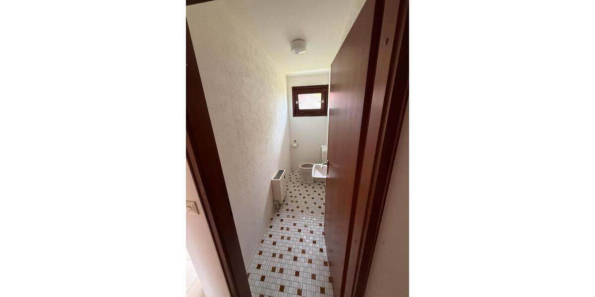 Einfamilienhaus Deggendorf - 6 Zimmer, 180 m&sup2;, 1.600&euro; | Angebot:26408408