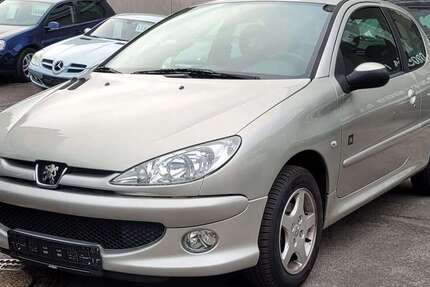 Peugeot 206 156.000 km 1.990 € Essen 45144