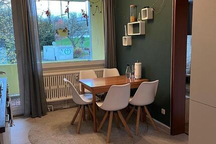Neu renovierte WG-geeignete Wohnung direkt bei der Uni 3 zimmer