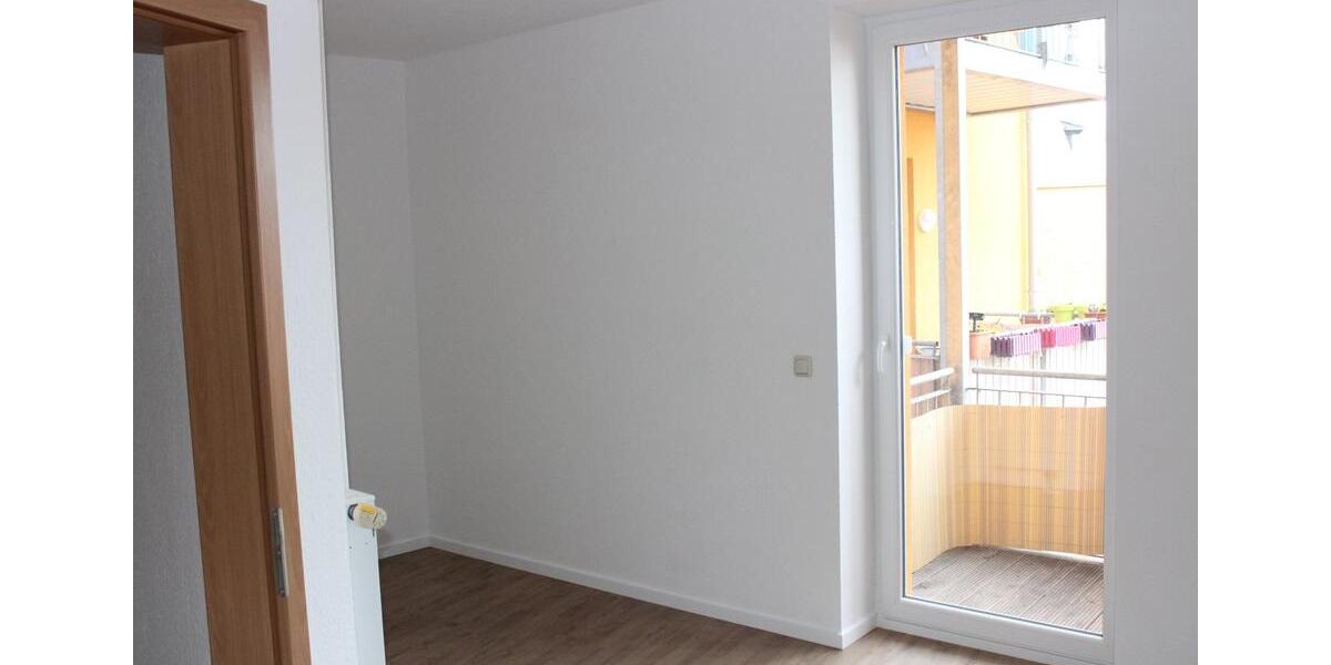 Etagenwohnung Döbeln - 2 Zimmer, 47 m&sup2;, 300&euro; | Angebot:25992549