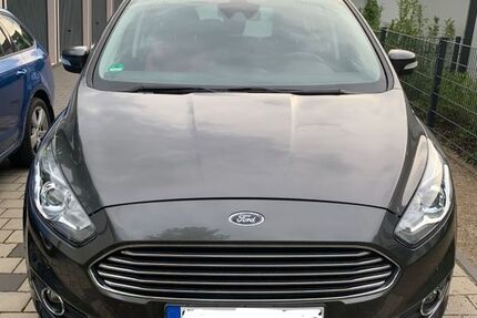 Ford S-Max 98.500 km 13.990 &euro; Mülheim an der Ruhr 45478