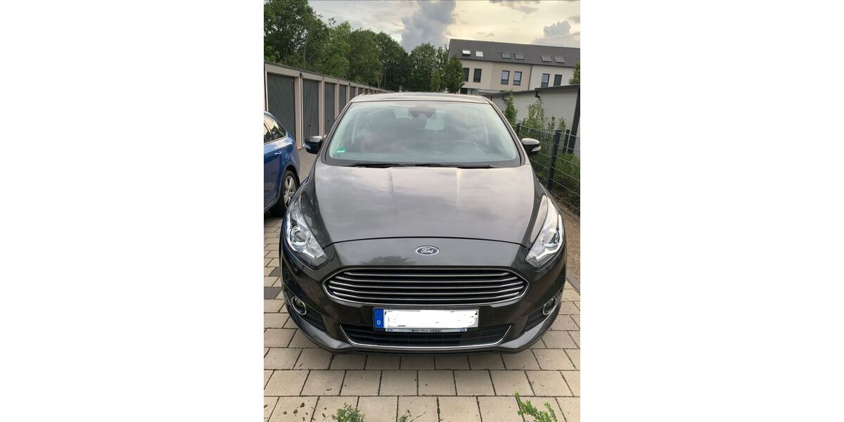 Ford S-Max 98.500 km 13.990 &euro; Mülheim an der Ruhr 45478