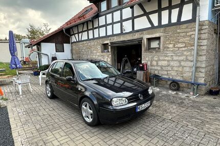 VW Golf 241.000 km 1.999 &euro; Urspringen 97645