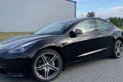 Tesla Model 3 32.000 km 26.500 &euro; Wang 85368