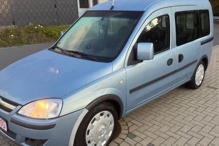 Opel Combo 199.000 km 1.690 € Bergisch Gladbach 51465