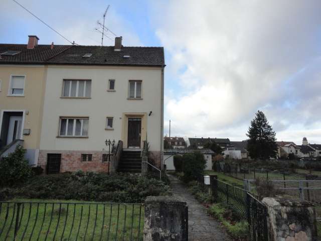 Haus zum Kaufen in Überherrn 190.000 € 190 m²