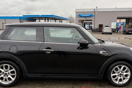 Mini ONE 95.000 km 12.000 &euro; Uedem 47589