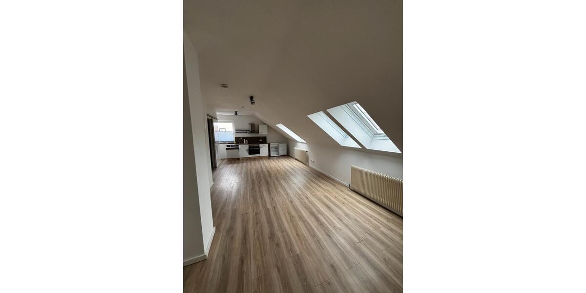 Dachgeschoßwohnung Veitshöchheim - 1 Zimmer, 30 m&sup2;, 510&euro; | Angebot:26036098