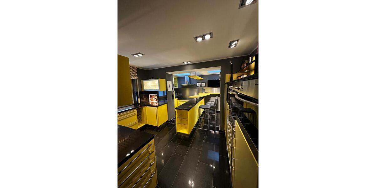 Doppelhaushälfte Wandlitz - 6 Zimmer, 300 m&sup2;, 2.000&euro; | Angebot:25720243