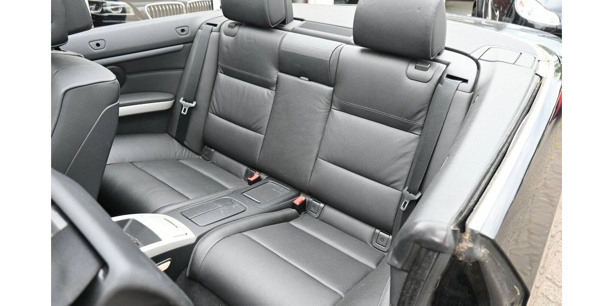 BMW 320 iAut Cabrio Klimaaut Leder BiXen PDC 18Alus 106.000 km 16.500 &euro; Seevetal - Hittfeld 21218