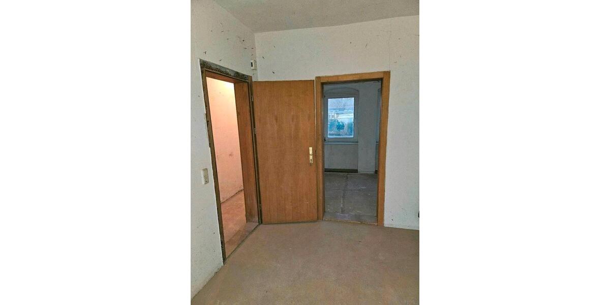 Mehrfamilienhaus, Wohnhaus Roßwein - 8 Zimmer, 140 m&sup2;, 689&euro; | Angebot:26550727