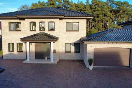 Haus Augustdorf - 6 Zimmer, 187 m&sup2;, 685.000&euro; | Angebot:26250281